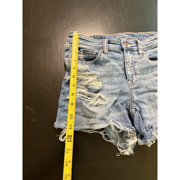 American Eagle Shortie High Waisted Distressed Denim Shorts Light Wash Blue Sz 8 - Image 2
