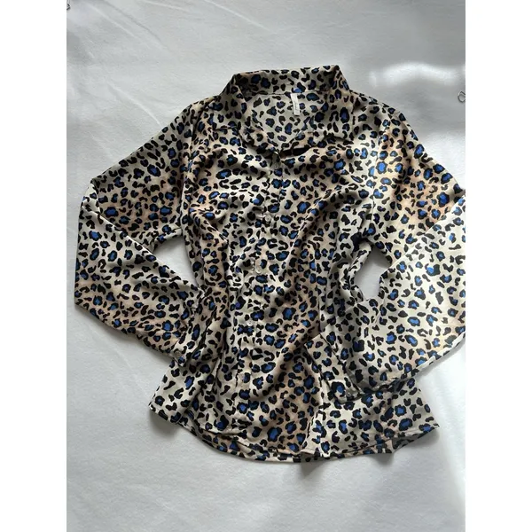 Hesed Women Leopard Print Collared Button - Image 6