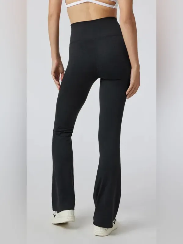 Vuori Halo Slim Flare High-Waist Flare Yoga Pants Leggings Kale green Size S - Image 2
