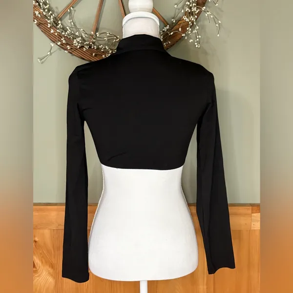 White Fox Pretty in Paris Black Long Sleeve Crop Top Size M sold out online - Image 4