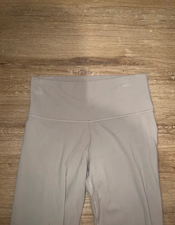 TNA Aritzia Leggings - Image 3