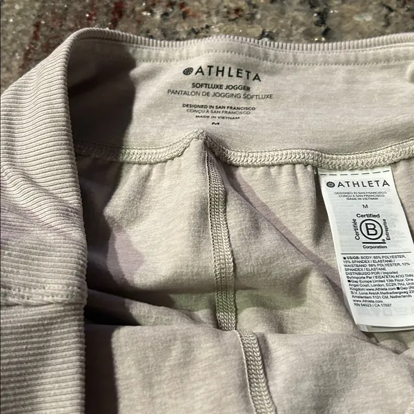 Athleta Softluxe Jogger NWT Sz M - Image 3
