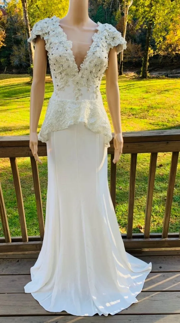 unique Wedding Dress - Image 3