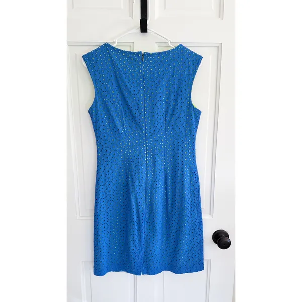 Donna Ricco‎ New York Blue Eyelet Sheath Dress Size 4 Neon Green Lining - Image 2