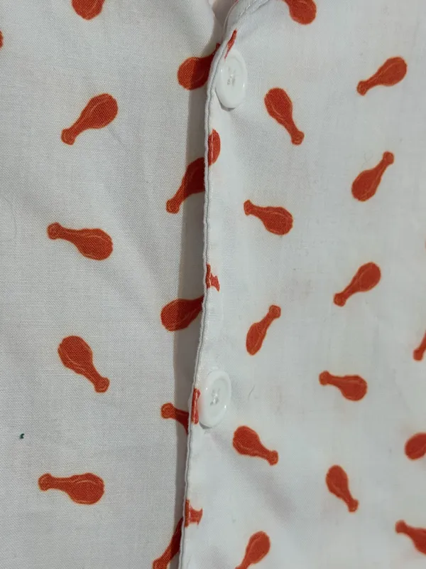 Hooters medium button up shirt sleeve chicken leg print - Image 9