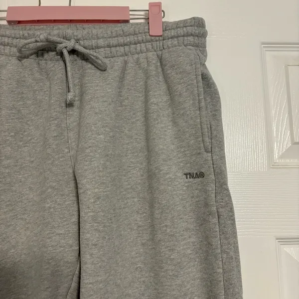 Aritzia TNA Grey Jogger Sweatpants - Image 4