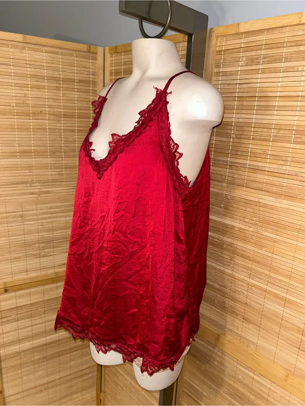 Entro deep red satiny lace trim camisole cami woman’s large - Image 2