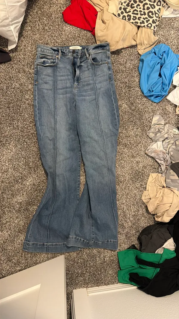 Hidden Jeans Happi Flare High Rise Size 31 - Image 4
