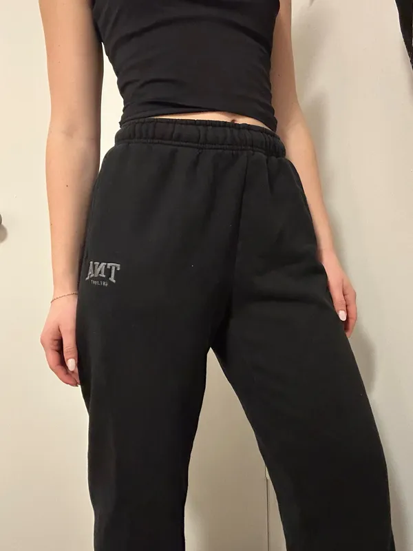 TNA Aritzia Black Sweatpants Cozy Fleece - Image 3