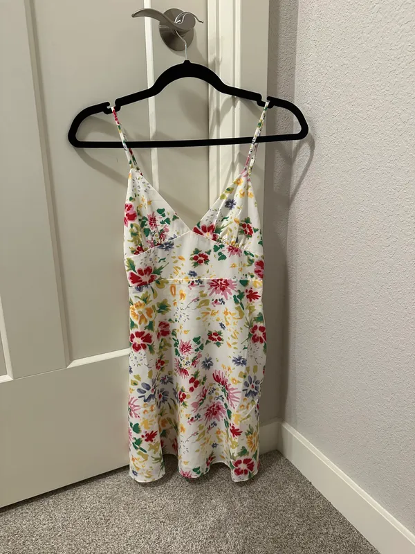 Beginning Boutique Floral Dress - Image 2