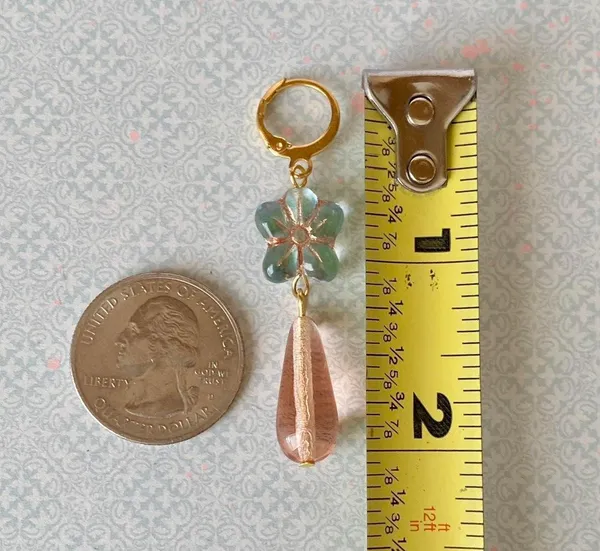 Handmade quality Czech glass flower beads & teardrops dangle earrings💚 - Image 7