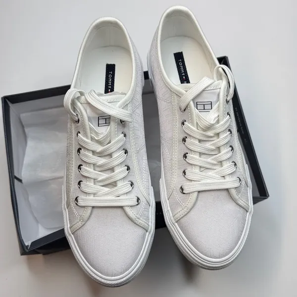 Tommy Hilfiger Women's Alessy Casual Lace Up Sneakers- Size 8 - Image 6