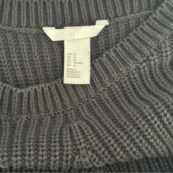 H&M | Women’s Chunky-Knit Split Hem Cropped Sweater | Medium - Image 6
