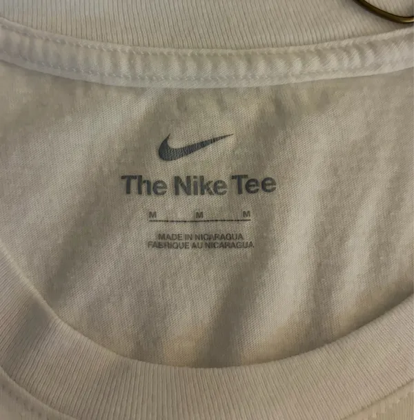 The Nike Tee Medium Women’s Vintage Logo - Image 3