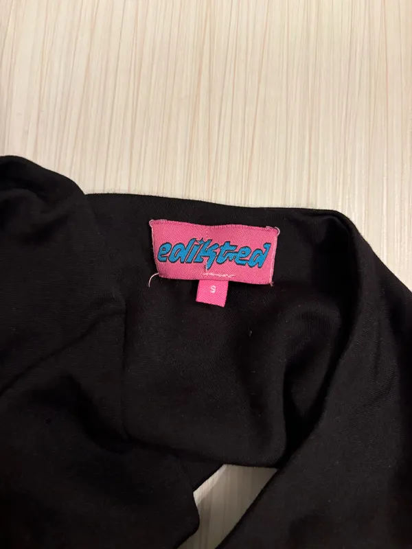 Edikted Gina One Shoulder Crop Top - Image 7
