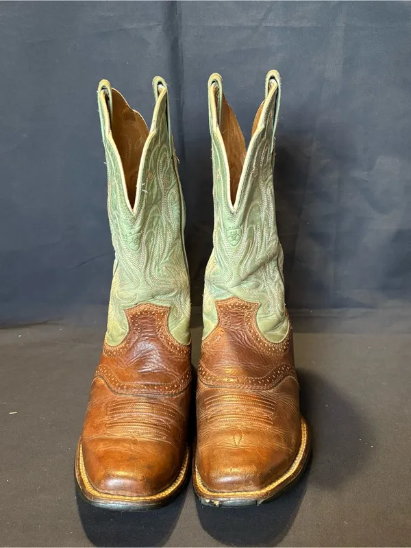 Ariat Legend size 6B Two-Tone Brown & Sage Women’s Western Cowboy Boots - Image 3