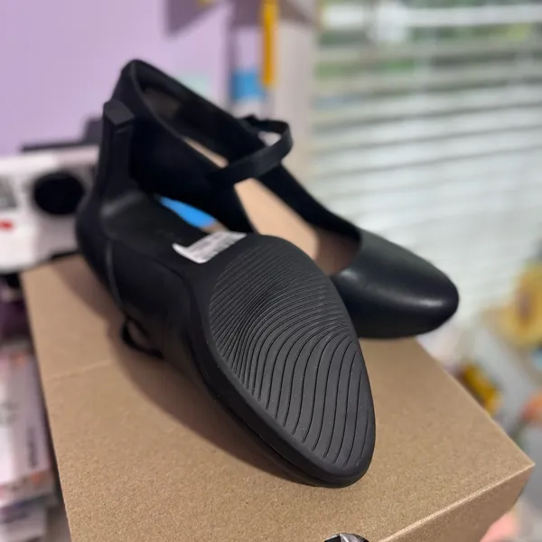 Clarks Ambyr Shine, black leather Heels with Classic Strap - Image 2