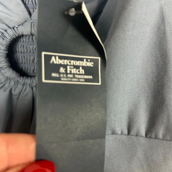 Abercrombie & Fitch Blue Top size S NWT - Image 4