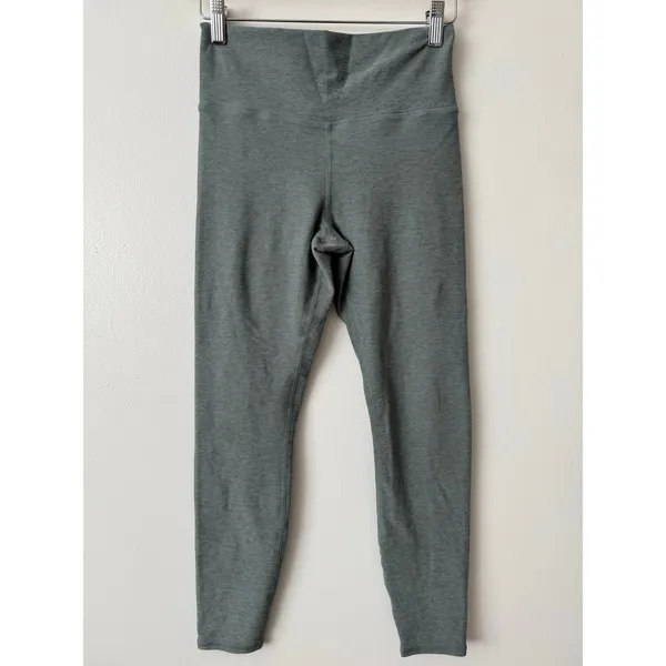 Vuori S Clean Elevation Leggings in Sea Foam Green - Image 4