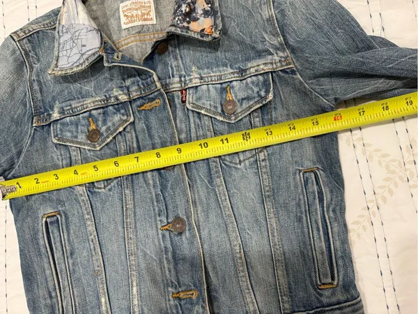 Levi’s XS Custom Motorcycle Graphic Cropped Denim Trucker Jacket - Image 9