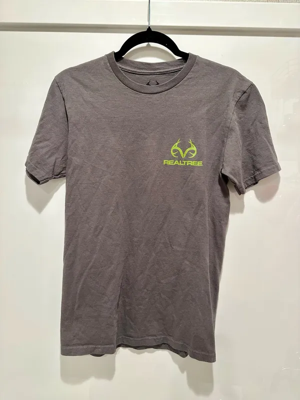REALTREE - Grey and Green Logo Tee - Brand new, never worn! - Image 2