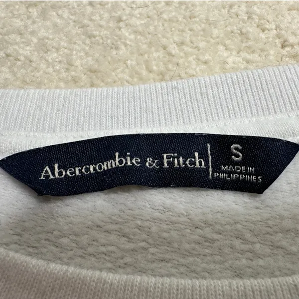 Abercrombie: Rainbow Striped Cropped Sweatshirt - Image 10