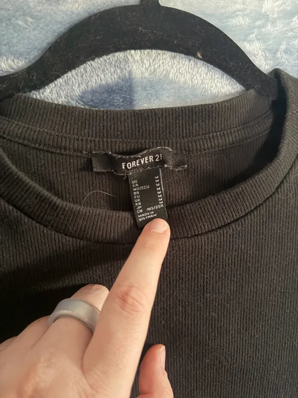 Forever 21 Black Short Sleeve Crewneck Tee - Image 2