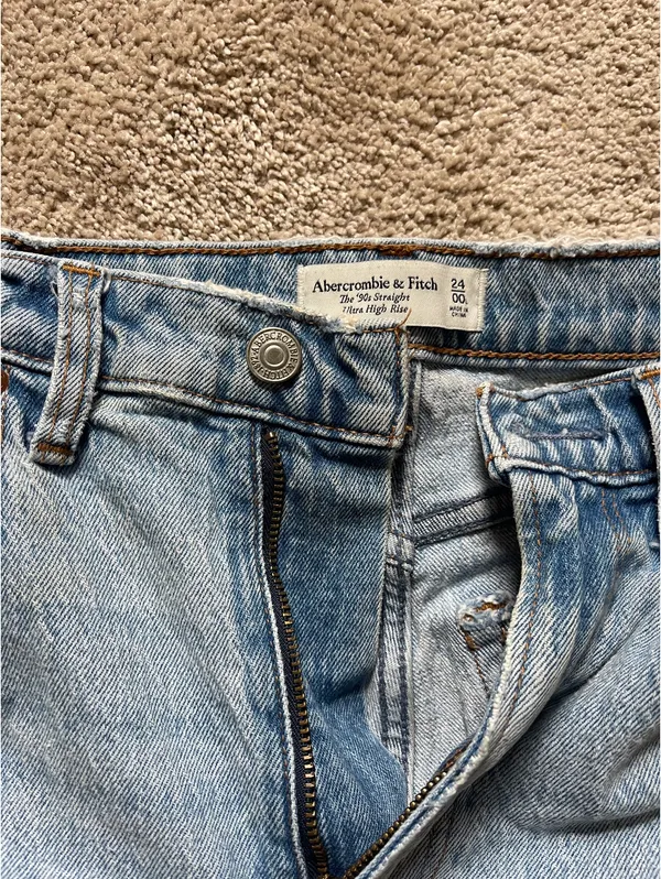 Abercrombie High-Rise Jeans - Image 2