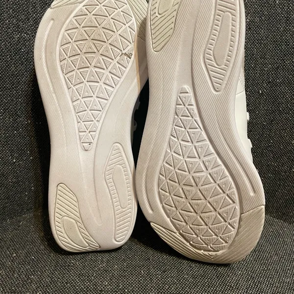 New Balance Adidas Women's Cream Sneakers - Image 5