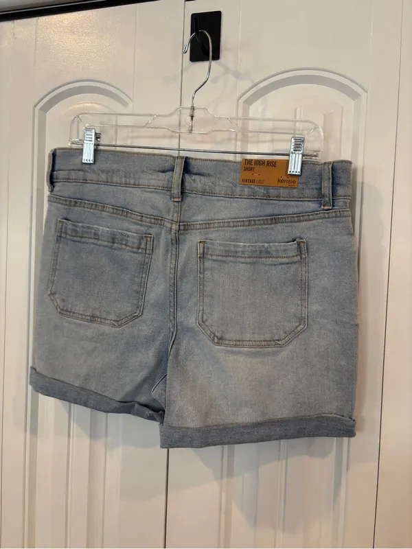 Kensie the high rise shorts size 8/29 - Image 2