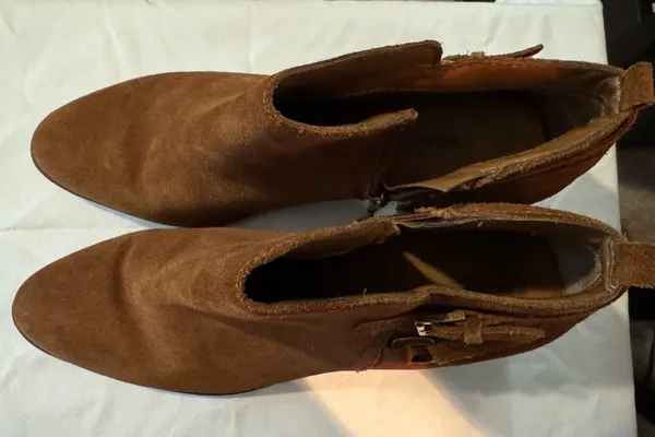 Women’s 11 Sonoma Suede Whiskey Ankle Boots - Image 2