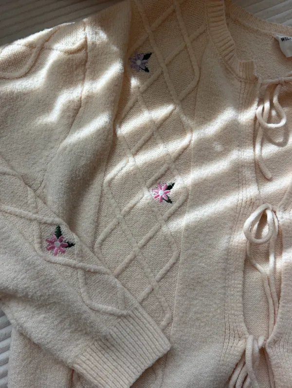 Willow & Wind Cream Floral Embroidered Tie Front Cardigan M/L - Image 4