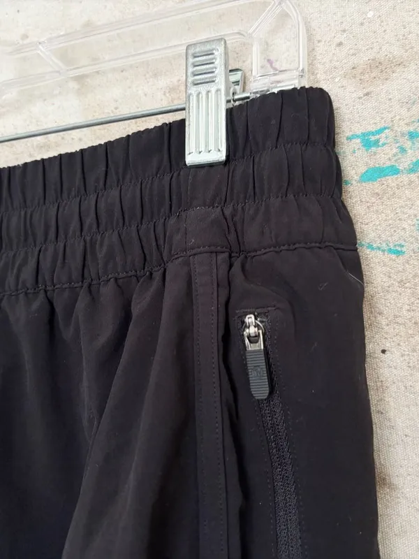 Lululemon Tracker Short V 4", Black - Image 3