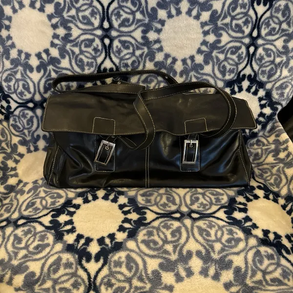 Kenneth Cole Reaction Black Leather Purse - Image 2