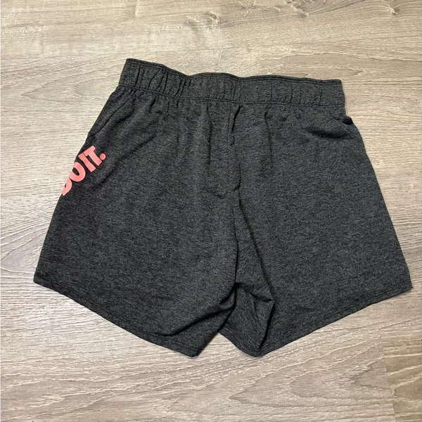 •NIKE• SHORTS - Image 4