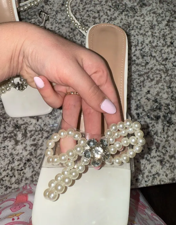 Amazon Pearl Heels - Image 6