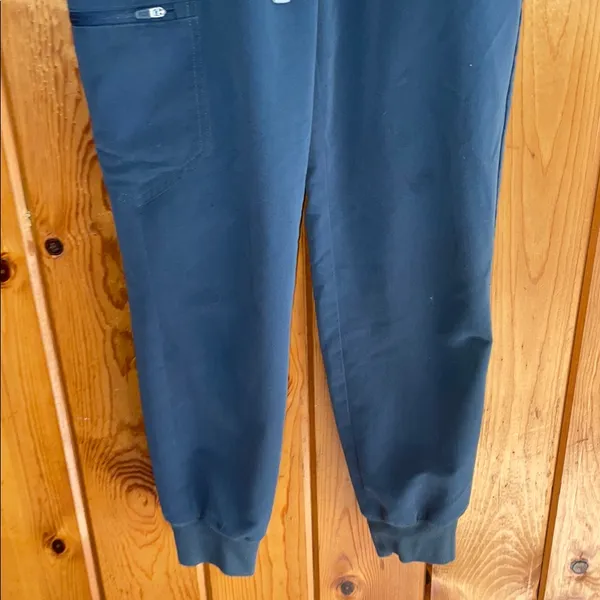 FIGS Navy Blue Jogger Pants pants XS Zamora tapered pants nurse scrubs doctor - Image 4