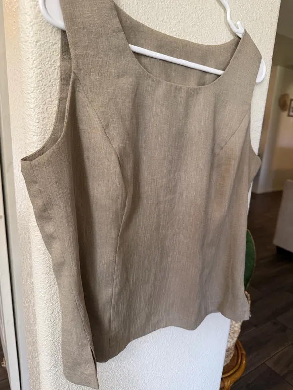 Sleeveless Dress Top size medium Tan - Image 2
