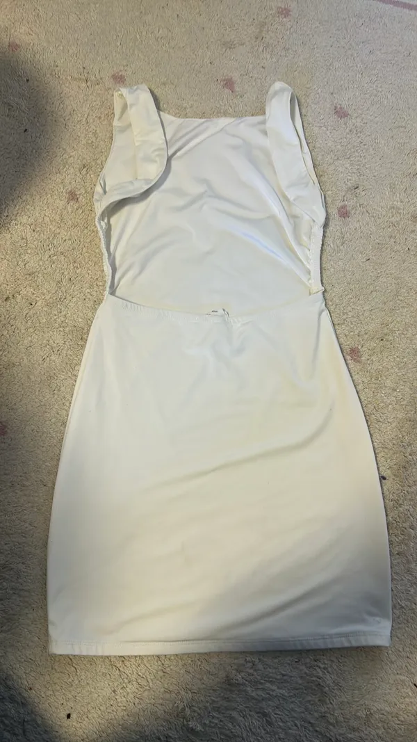 Victoria and Sophia backless dress - Image 2