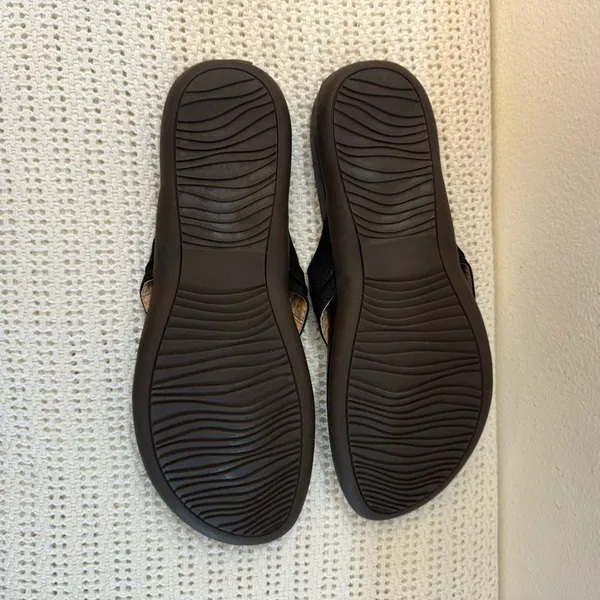New.Comfortable black Flip Flops/sandals For Women’s Featuring Adjustable Straps Size 9.5 - Image 7