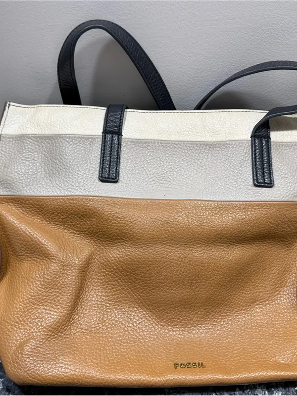 Fossil Tri-Panel Leather Tote in Tan, Cream & Gray with Black Straps - Image 3