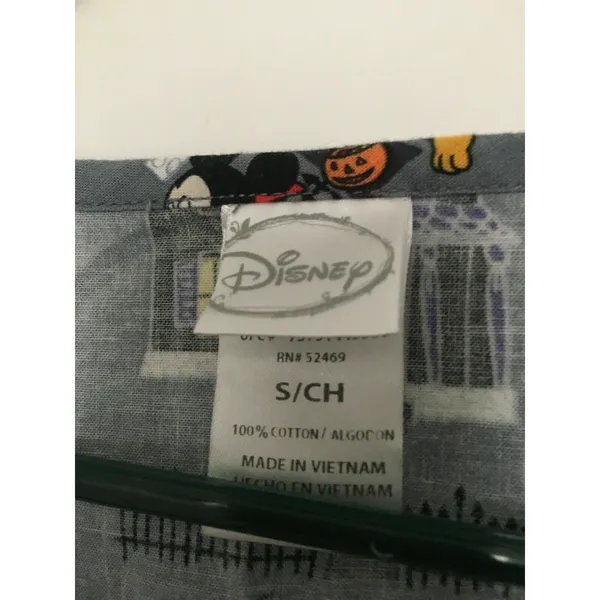 Disney Women's Graphic Scrub Uniform Top Nurse Medical Halloween Theme Size S - Image 2