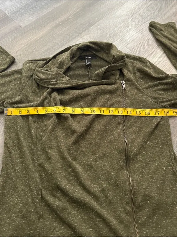 Forever21 Asymmetrical Zip Sweater Olive Green Medium Shacket - Image 9