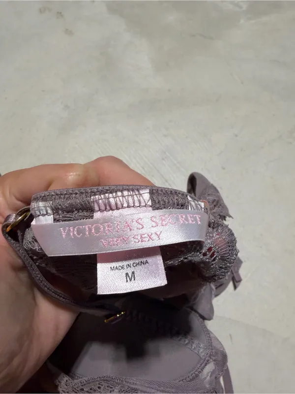 Victoria’s secret very sexy Lace Trim Sheer Babydoll Chemise medium - Image 4