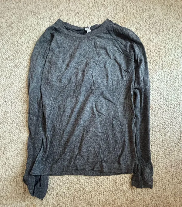 Athleta athletic grey long sleeve - Image 3