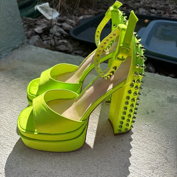 Azalea Wang Spike Platform Heels Green Size 8.5 - Image 5