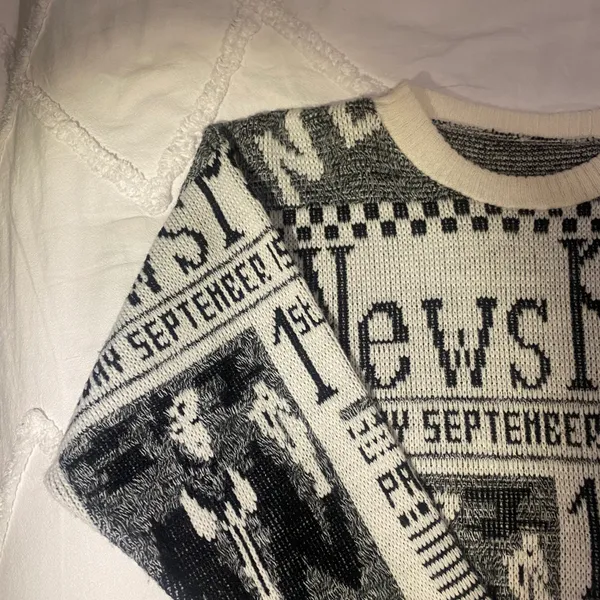 Vintage Newspaper Style Crew Sweater Multiple - Image 3