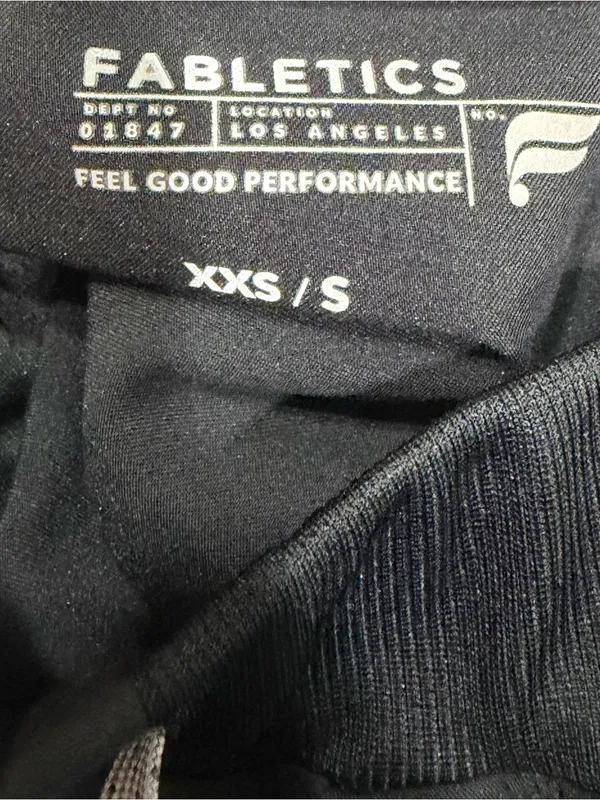 Women’s Fabletics scrubs XXS/S - Image 3