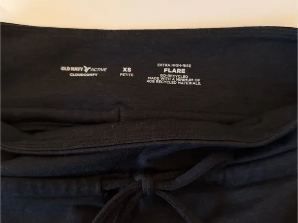 Old Navy Black Women's Flare Leggings - Image 2