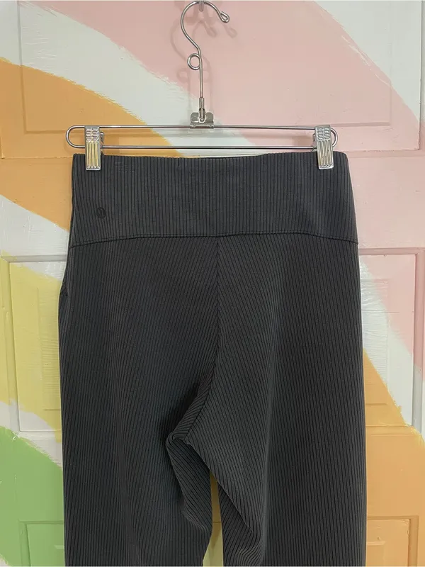 Lululemon Ribbed Softstreme Flare Leg Pants in Black Sz 4 🧡🎀 - Image 9